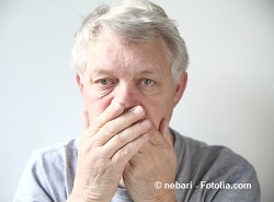 Halitosis - Menschen leiden sehr unter dem Mundgeruch.
